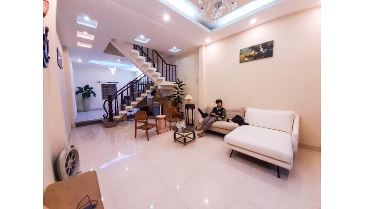 Chính Chủ, Pháp Lý Chuẩn, 4 Tầng BTCT, Hẻm Rộng 5m, Nhỉnh 8 Tỷ